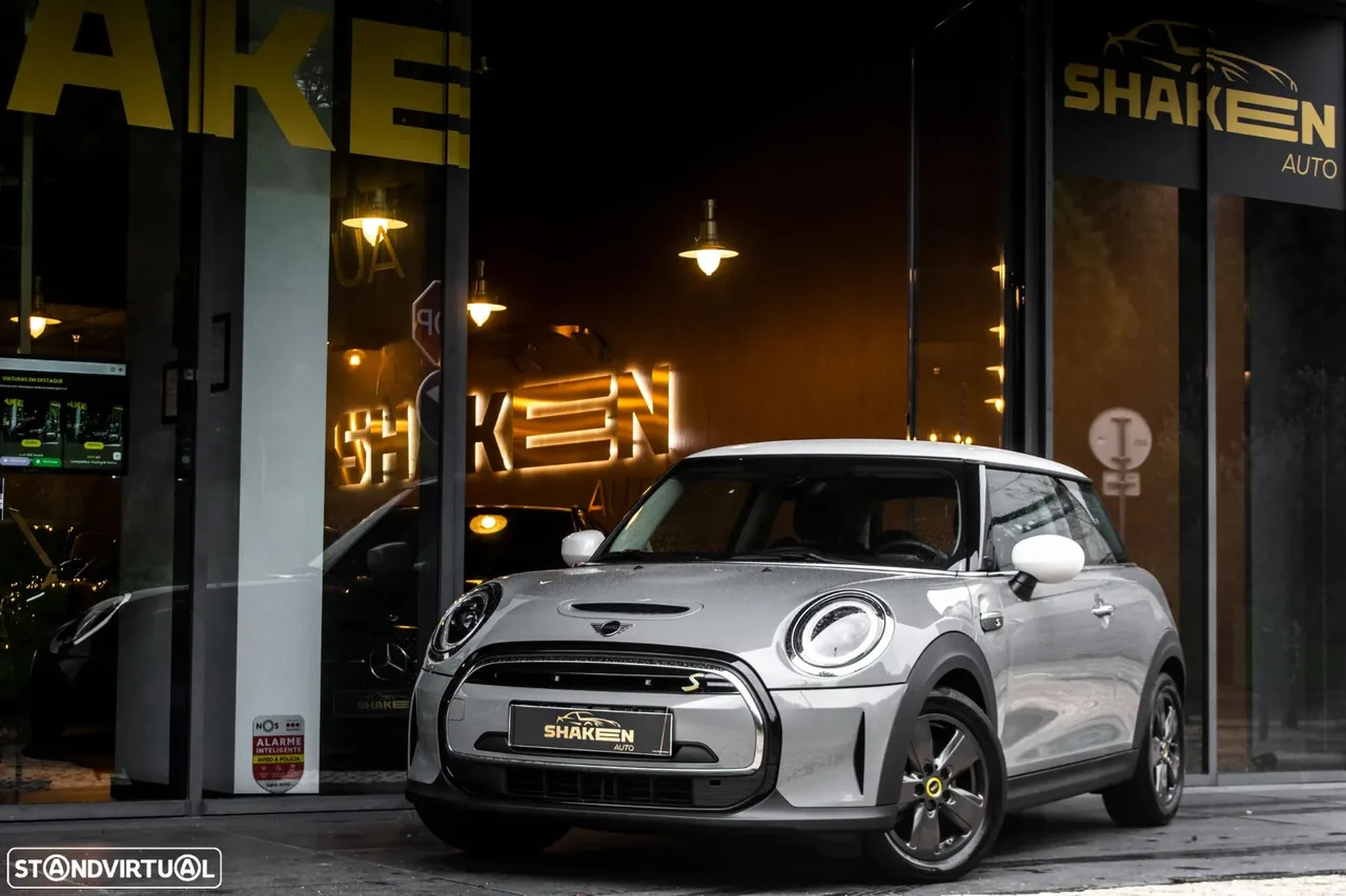 MINI 3 Portas Cooper SE Essential