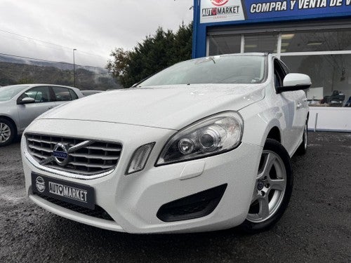 VOLVO V60 D4 Kinetic